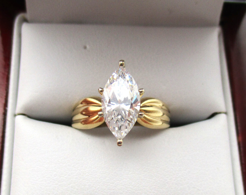 14K Yellow Gold Diamonique Solitaire Ring Size 7 [R334]