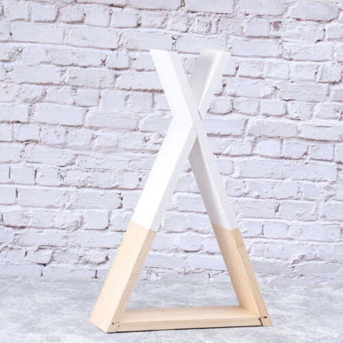 Weiße Wandregale aus Metall