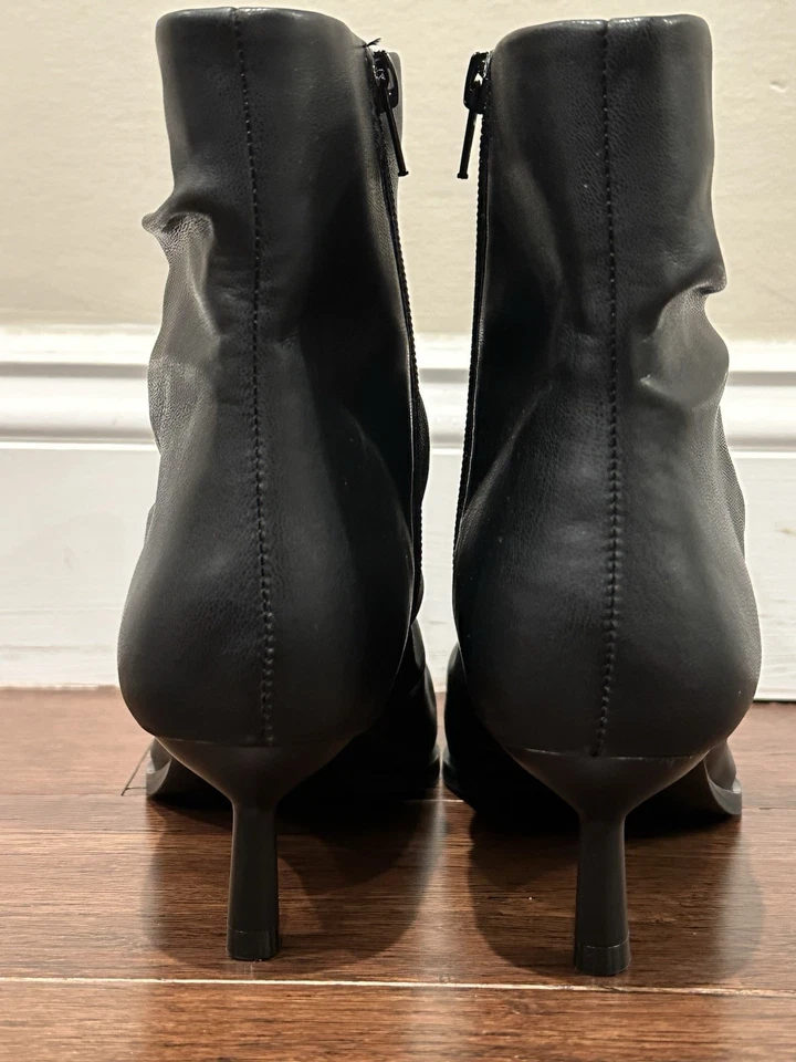 Steve Madden Women’s 7.5 Black Leather Pointed Toe Kitten Heel Booties - Image 3 of 4