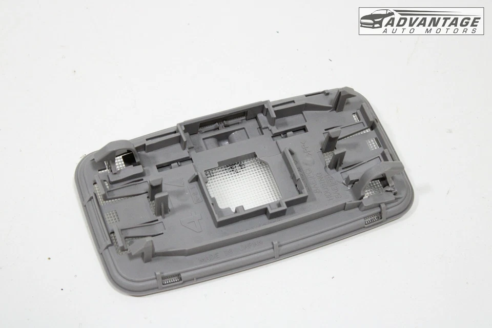 Toyota Camry 2012-2020 sedán techo superior trasero cúpula central luz lámpara de lectura OEM Foto 3 de 4