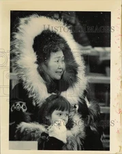 1991 Press Photo Lorena Zellar and granddaughter Nicole, Alaska - lrb29442
