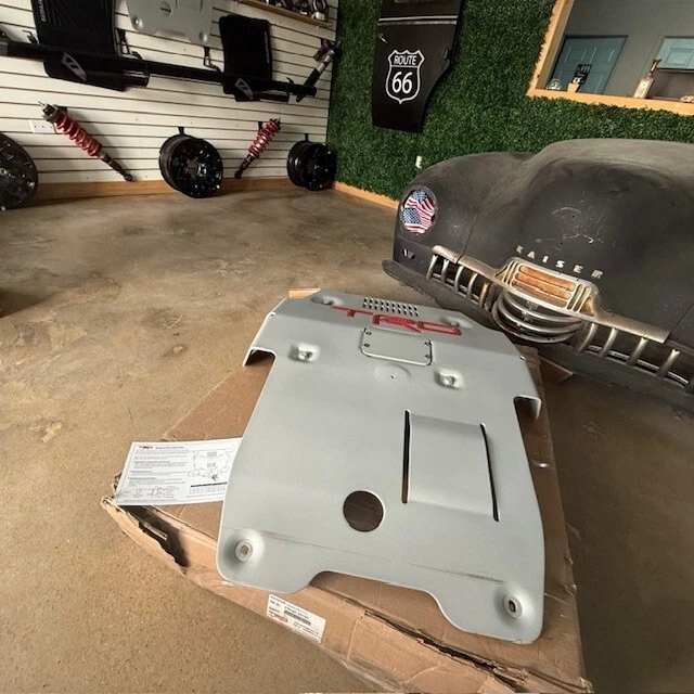 (1) 16-20 TOYOTA TACOMA TRD PRO FRONT SKID PLATE GENUINE OEM PTR60-35190 NEW - Image 2 of 4