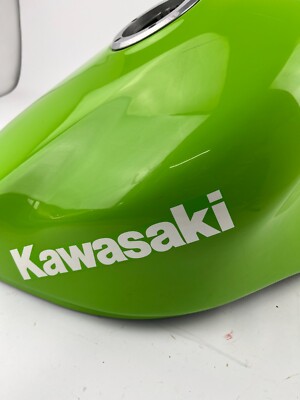 Kawasaki ZX-9R Kraftstofftank Tank Benzintank Fueltank ZX9R #25232