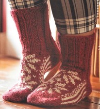 Home Print Knitting Pattern - Slipper Socks Scandinavian Christmas Design - 0167