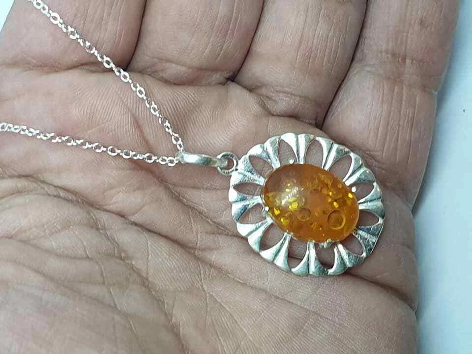 Collar Colgante Mar Báltico Ámbar Starburst Plateado Detalle Cadena 20" Nuevo Foto 2 de 3