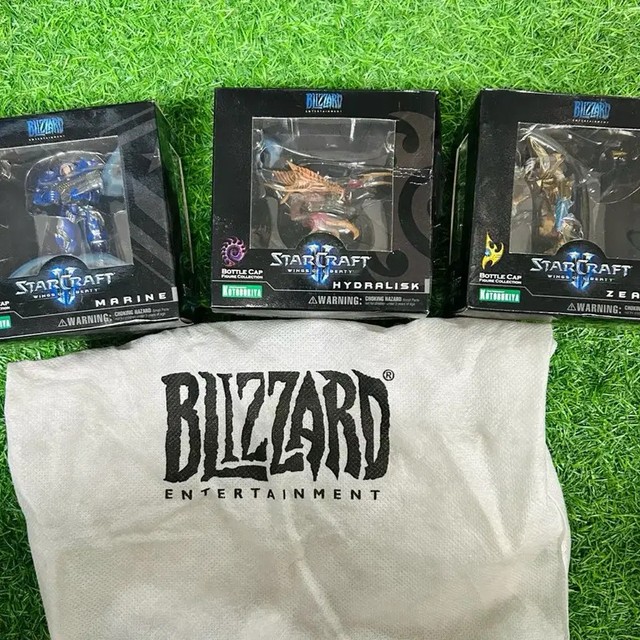 Gundam Kotobukiya 3-Model Set of Starcraft Figures Unopened