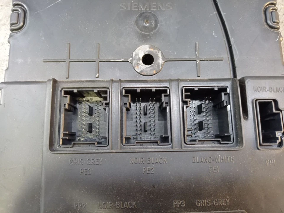 Centralina Rete Elettrica Fusibili Per RENAULT GRAND SCÉNIC II 8200606830 - Immagine 4 di 4