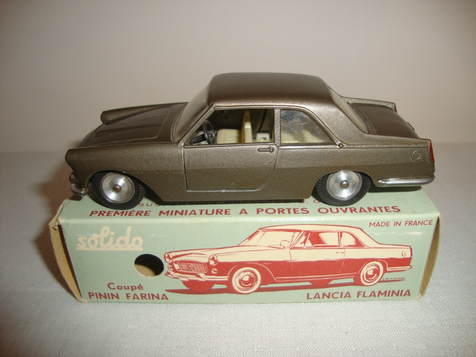 Solido 121, Lancia Flaminia - Free Price Guide & Review