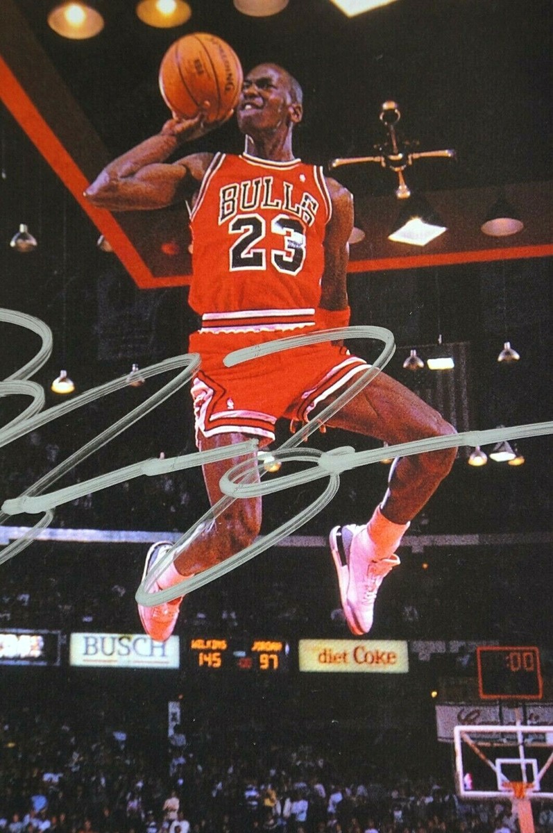 Autographed Michael Jordan 1988 Slam Dunk Contest picture