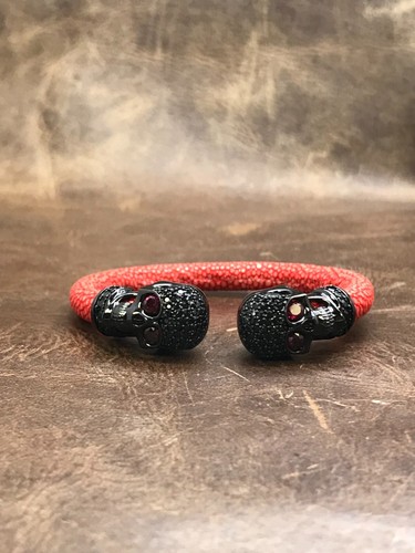Natural Stingray Red Leather Skulls Cuff Bracelet 925 Sterling Silver NR Auction