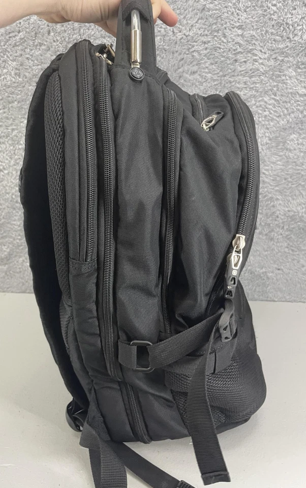 Swiss Gear Backpack Airflow Black Laptop and Multiple Compartments XL Bag - Image 4 of 4