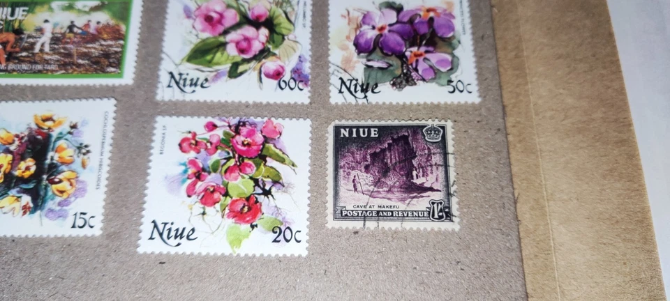 Niue 22 Stamp Lot – 1970s–80s Flowers, Taro & Banana, Royal Wedding Diana, Cave - Image 4 of 4