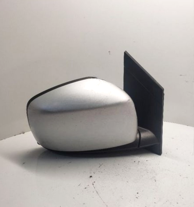 2008-2010 Chrysler Town & Country Right Passenger Side View Mirror Door Silver