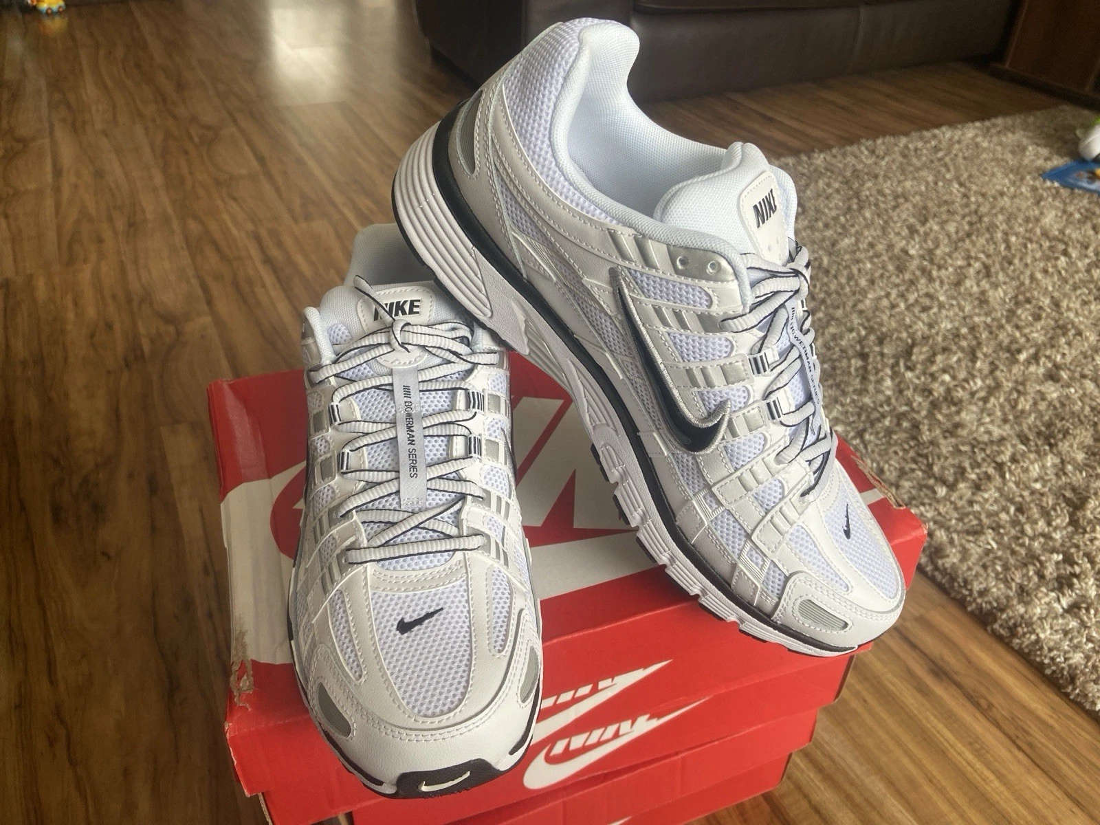 Nike P 6000 bianche nere argento metallizzato CD6404 107 unisex taglia UK 8