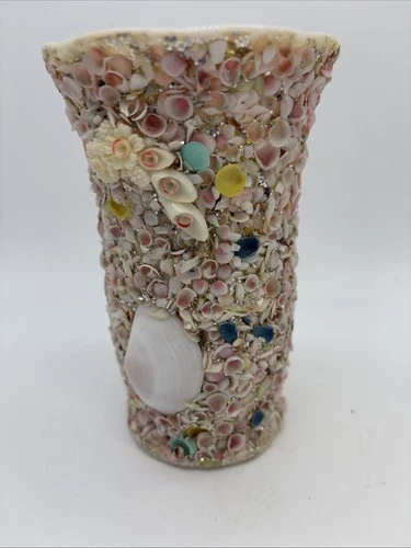 Florida Shell Souvenir 1 Milk Glass Vases Kitsch Coastal Pink Vintage