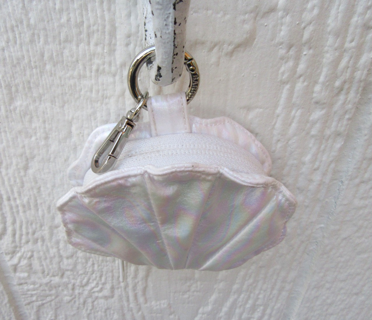 BAGGU Iridescent Clamshell Zip Pouch Shell Charm … - image 2