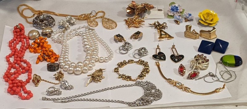 Vtg Jewelry Lot of  30 Signed/Unsigned Swarovski John Hardy C Trifari Coro +More