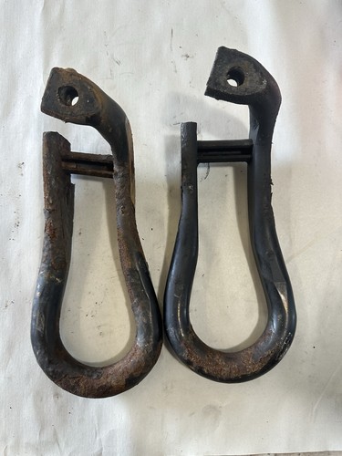 2011-2019 Silverado Sierra 2500/3500 HD Tow Hooks 22840527 25798891