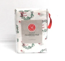 Martha Stewart Christmas Flannel Standard 2 Pillowcases Wreaths and Mistletoes