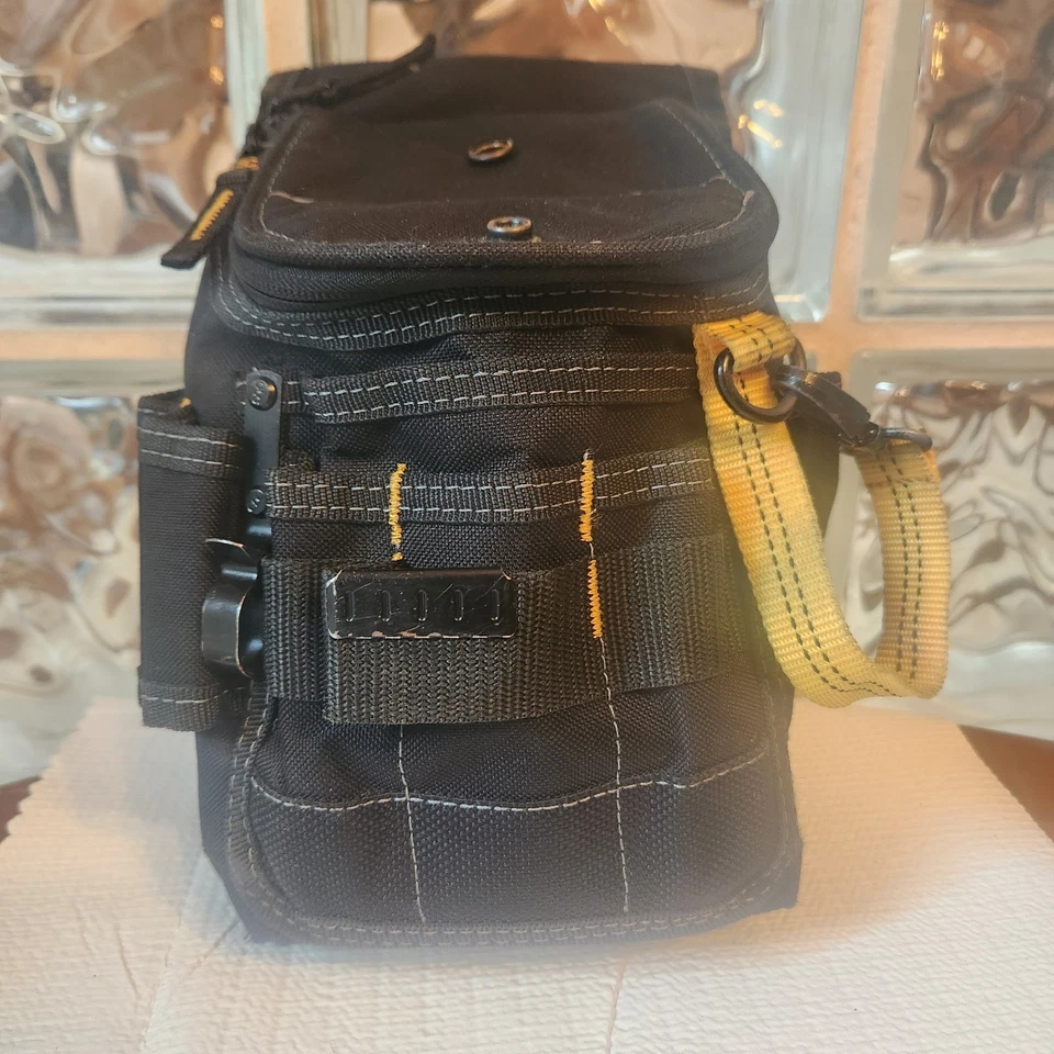 CLC 1523 Ziptop Utility Pouch Pre-owned Excellent Condition  - Image 3 of 4