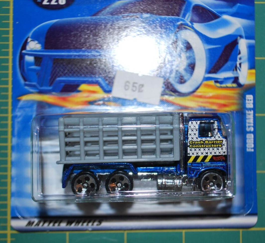 2001 Hot Wheels Mainline - Ford Stake Bed - Collector #228
