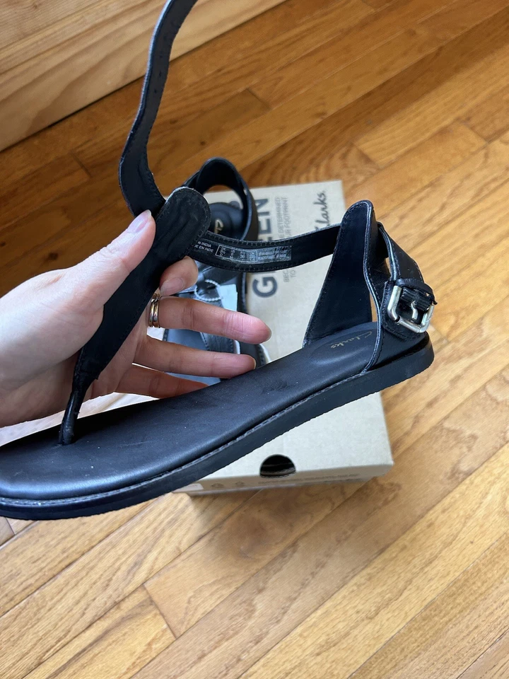 ¡Nuevo! Sandalias Clarks, talla 6 Foto 2 de 4