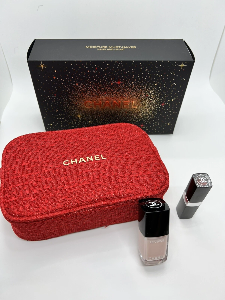 Chanel limited edition cosmetic bag in 2023  Chanel gift sets, Cosmetic  bag, Leather cosmetic bag