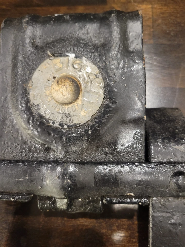 ANTIGUOS RODILLOS DE PUERTA DE GRANERO DE HERRADURA DE 4 GRANDES DE HIERRO FUNDIDO DE COLECCIÓN ~ HERRAMIENTA DE GRANJA ~ FORMA Foto 4 de 4