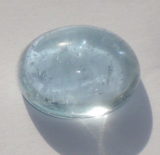 Aigue-marine du Brésil 23.47Cts, gemme de prestige ovale pour haute joaillerie
