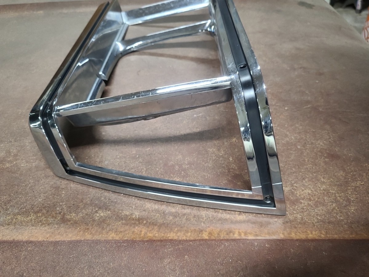 OEM GM RH Headlight Bezel 1981 Chevrolet Malibu El Camino