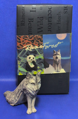 Just the Right Shoe Lone Wolf from the Raine Forest collection 25122 COA