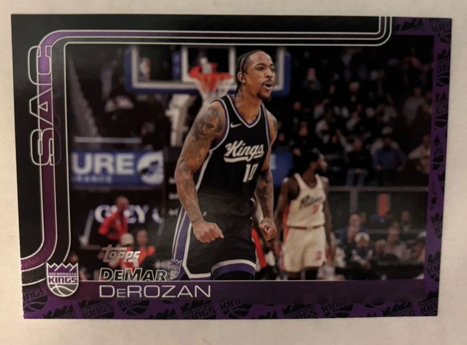 DeMar DeRozan 2025-26 Topps Team Color Border #162 Sacramento Kings Foto 2 de 4