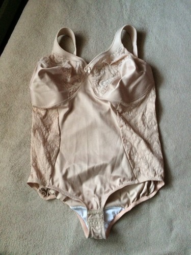 Glamorise 48F BBW Cafe Magic Lift  All in 1 Soft Cup Body Shaper #9500 Pre-owned