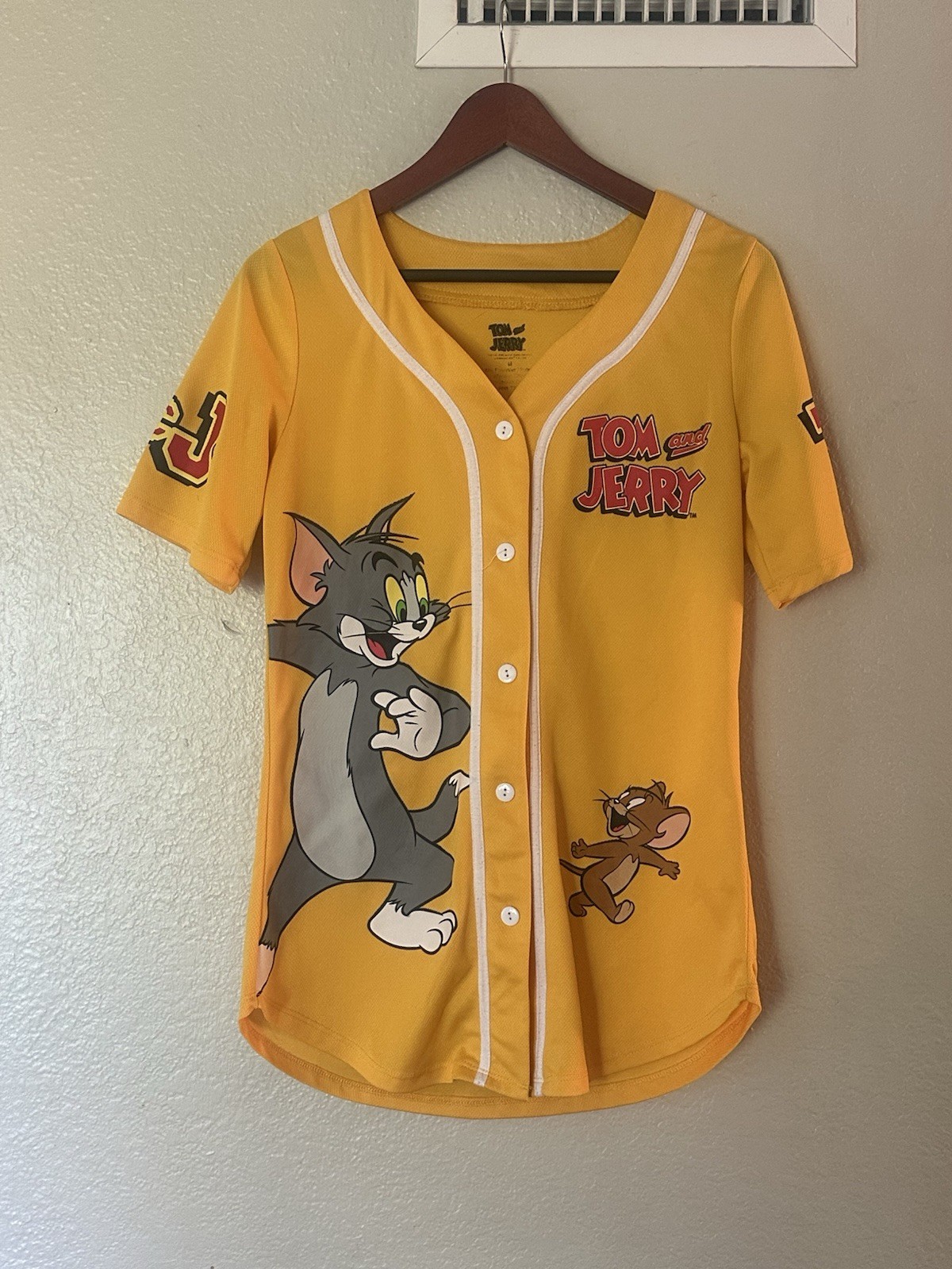 TOM & JERRY Juniors Women's Yellow V Neck Short Sleeve Jersey T-Shirt Size M