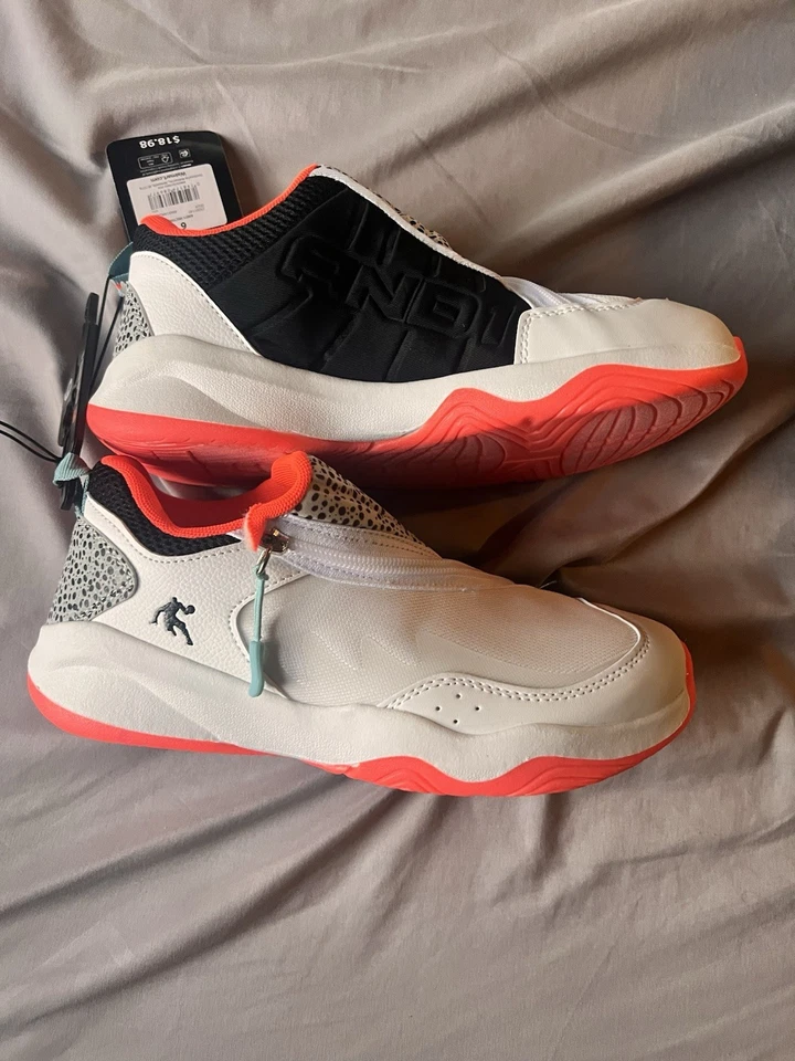 and1 shoes size 6-youth white comfort  padded insole non marking,durable outsole - Image 3 of 4