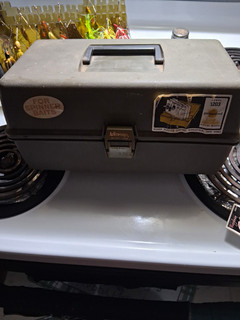 Adventure Model 1203 Vintage Spinner Bait Box With 18 Vintage Spinner Baits Inc