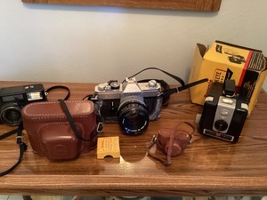 Lot of 5 vintage Cameras UNTESTED +