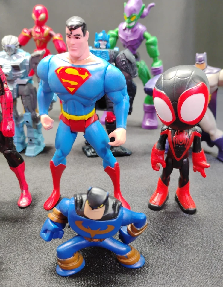 Lote de 12 figuras de acción de superhéroes Marvel y DC Spider-Man, Superman, Batman, Foto 4 de 4