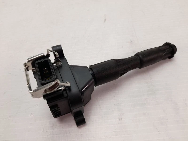 2001 BMW 330ci 330i 325i 325ci E46 воспламенитель / катушка зажигания BOSCH 12131703228 - Изображение 2 из 4