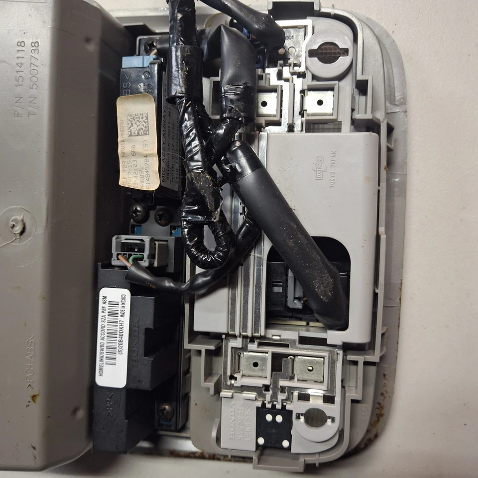 2015 Honda Crosstour Overhead Dome Light - Image 4 of 4