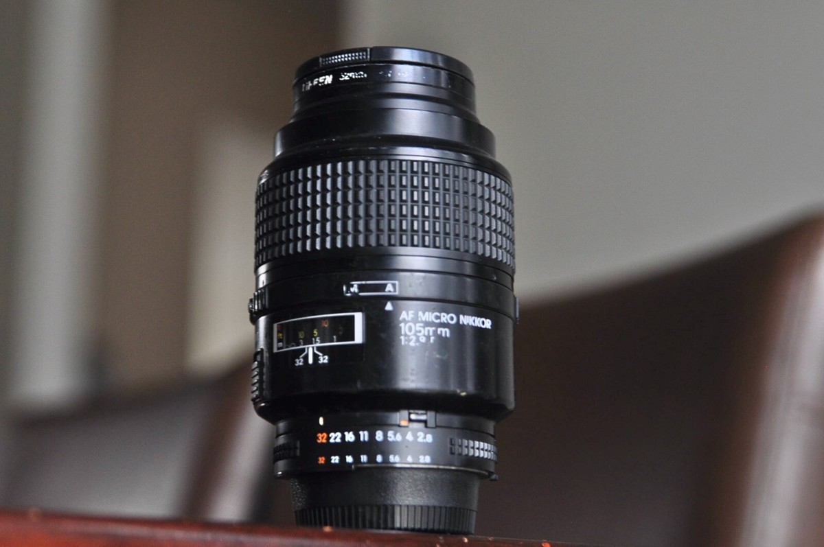 Nikon AF Micro 105mm F 2.8 lense FX Nikon D70,80