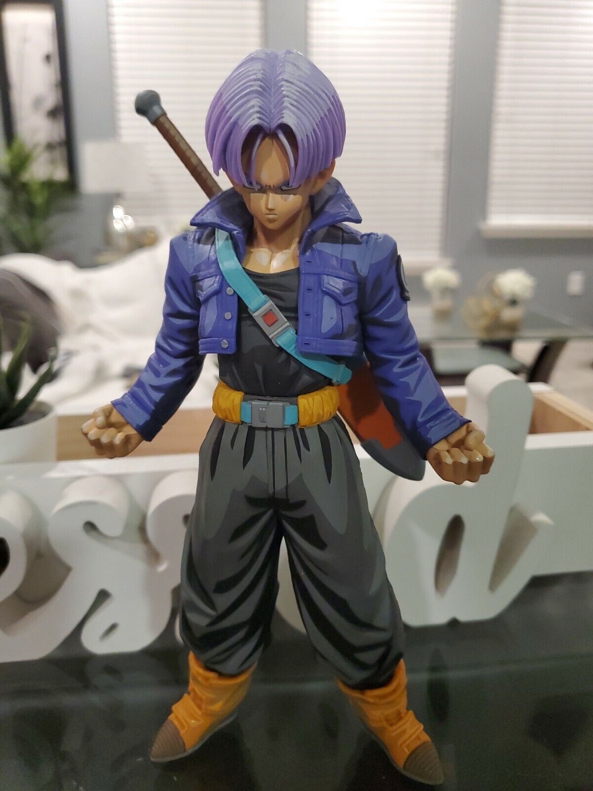 Mua Dragon Ball Z Super Saiyan Trunks (New Pkg. Ver), Bandai  SpiritsFigure-Rise Standard trên Amazon Mỹ chính hãng 2023 | Giaonhan247