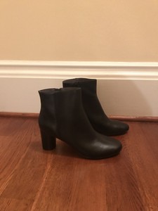 banana republic low block heel bootie