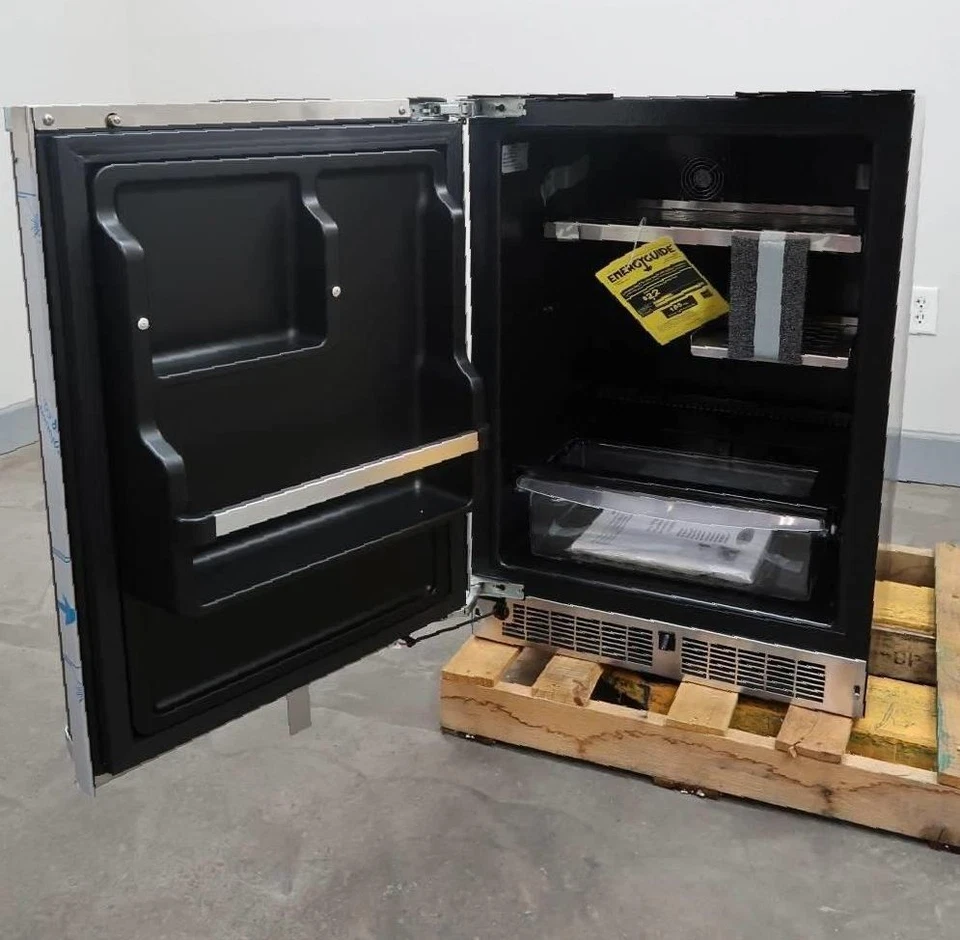 Marvel 5,1 куб. фута Встроенный компактный холодильник из нержавеющей стали со счетчиком глубины MP24RAS4LS - Изображение 3 из 4