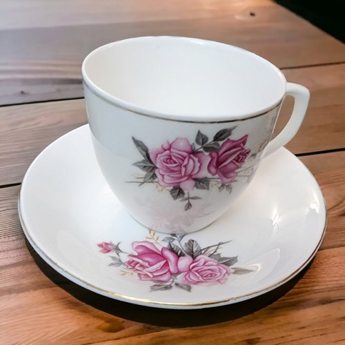 Vintage Royal Rose set of cups, saucers, and platters: 18 Pieces - Picture 3 of 10