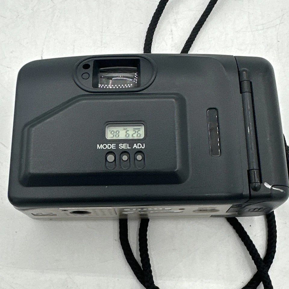 Pentax PC-330 35mm Film Camera Point and Shoot Built-In Flash 26mm Lens Vintage - Image 4 of 4