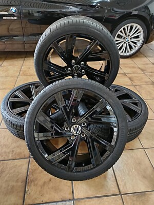NEU VW GOLF 8 R-LINE Sommerräder Sommerreifen 225/40R18 Zoll Bergamo 5H0601025AE