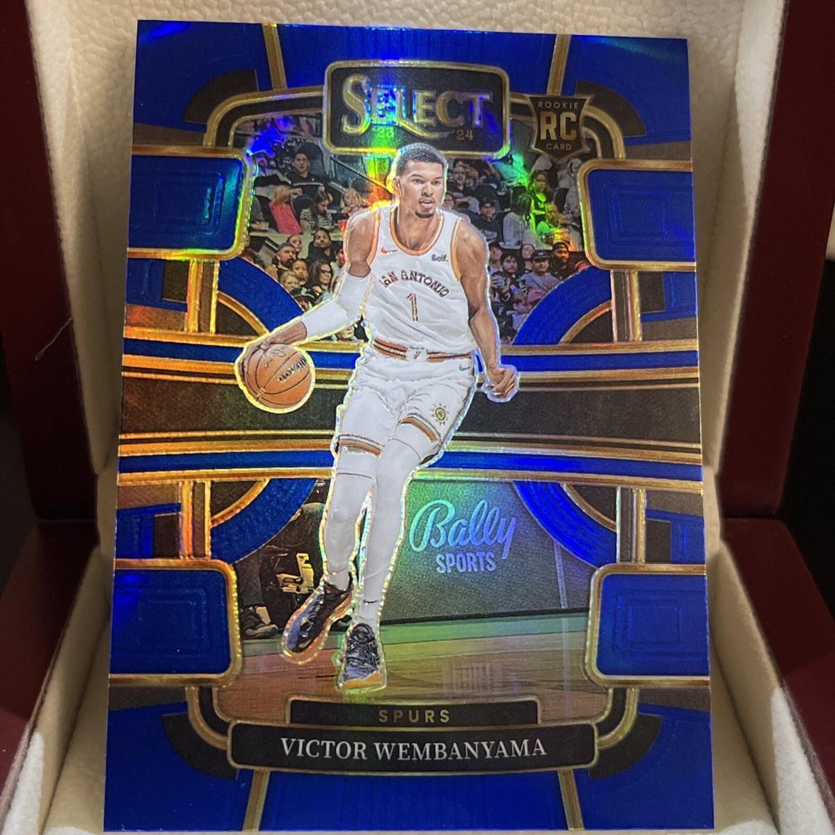 2023-24 Panini Select Victor Wembanyama Blue Concourse Prizm 
