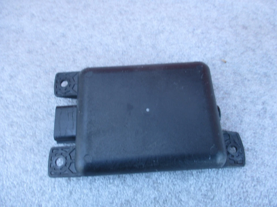 Chevrolet Traverse 2018-2021 módulo de radar punto ciego trasero izquierdo OEM 84042366 Foto 3 de 4