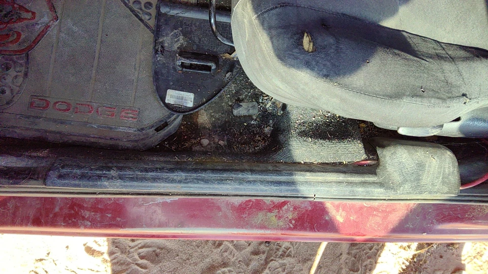 Dodge Neon Driver 2004 umbral inferior izquierdo moldura panel de moldura OEM negro Foto 3 de 3